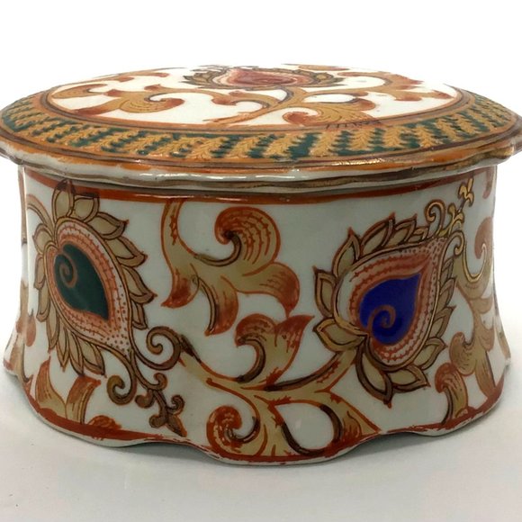 Porcelain Trinket Box - Picture 2 of 7